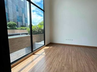 Casa adosada en alquiler de 3 habitaciones en Mueang Samut Prakan, Samut Prakan