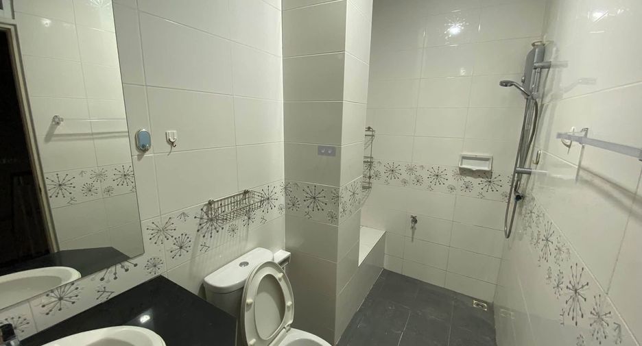 Reihenhaus zum Kauf und zur Miete mit 4 Zimmer in Min Buri, Bangkok
