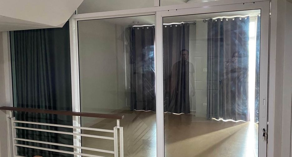 Reihenhaus zum Kauf und zur Miete mit 4 Zimmer in Min Buri, Bangkok