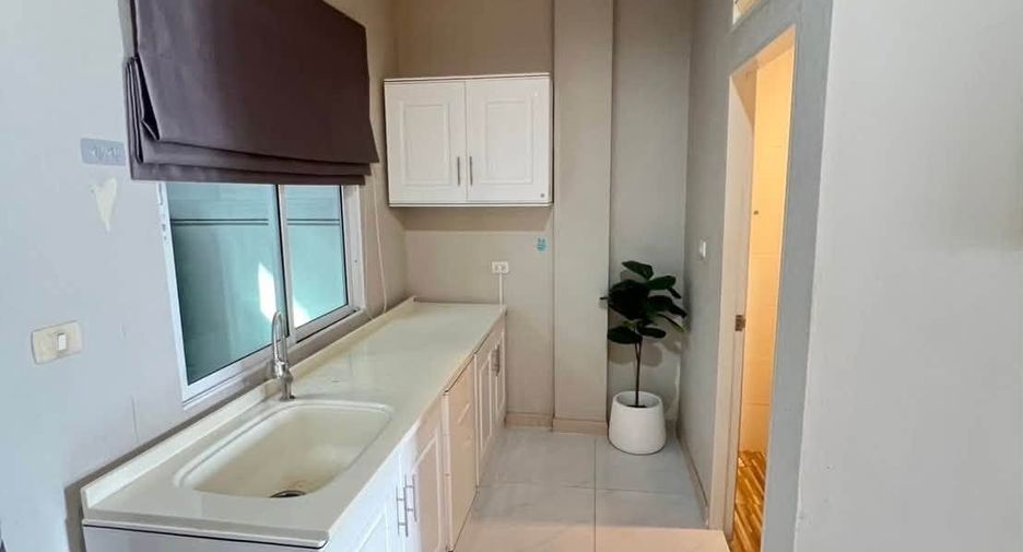 Reihenhaus zum Kauf und zur Miete mit 4 Zimmer in Min Buri, Bangkok