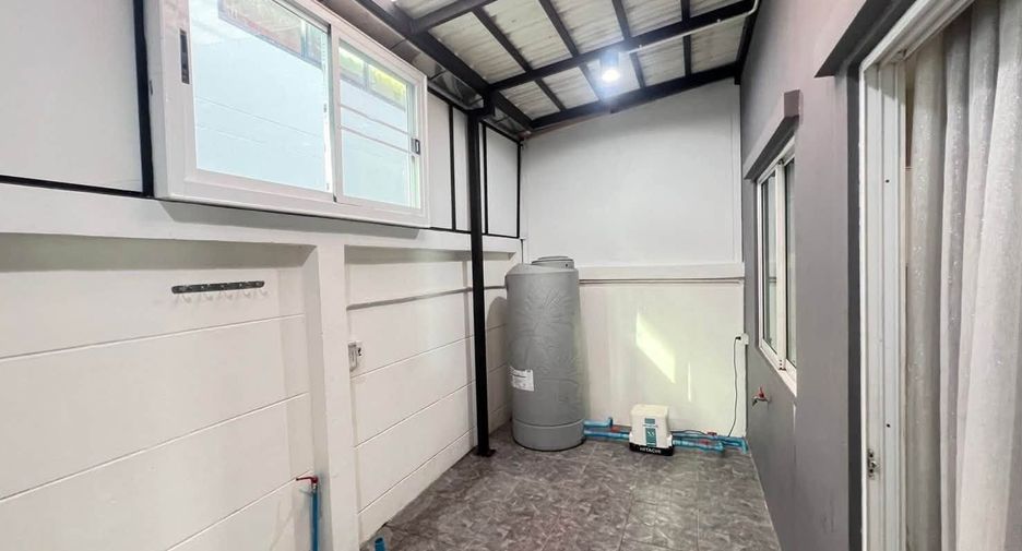 Reihenhaus zum Kauf und zur Miete mit 4 Zimmer in Min Buri, Bangkok