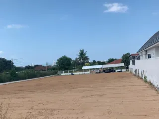 出售 土地 在 Bang Lamung, Chon Buri