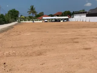 出售 土地 在 Bang Lamung, Chon Buri