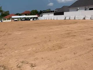 出售 土地 在 Bang Lamung, Chon Buri