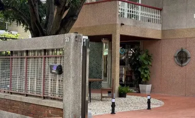 For rent 5 bedrooms house in Watthana, Bangkok