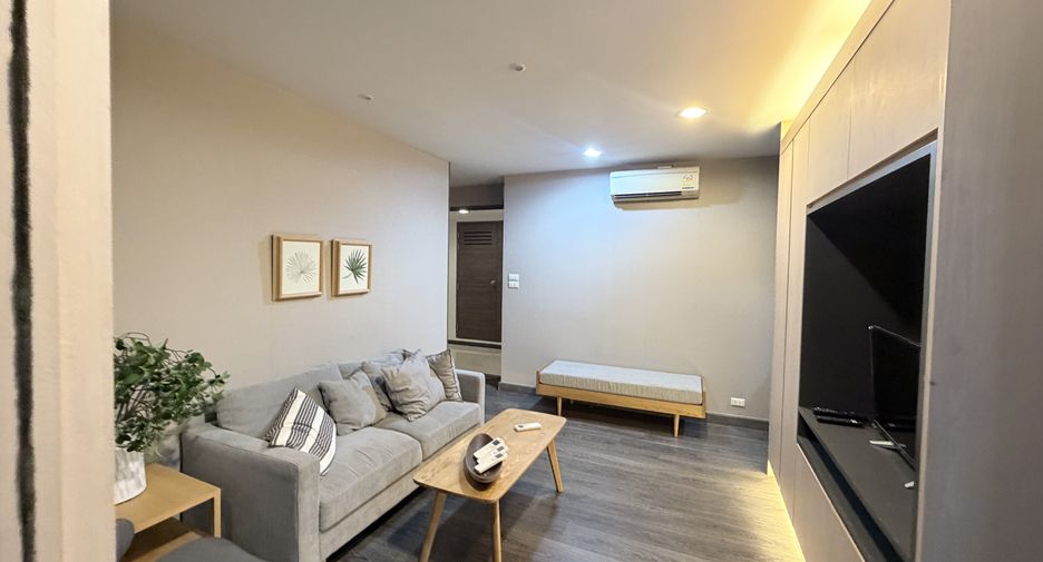 For rent 2 bedrooms condo in Watthana, Bangkok