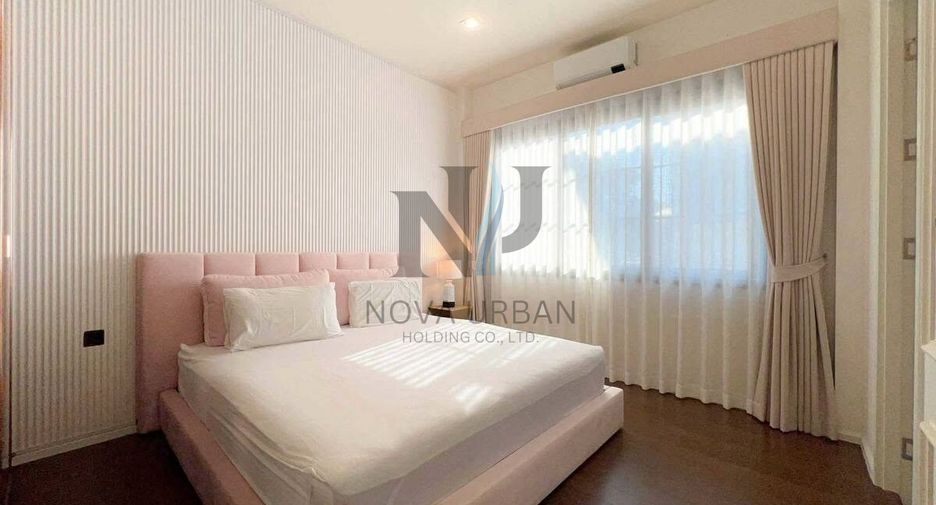 For sale 4 bedrooms house in Bang Lamung, Chonburi