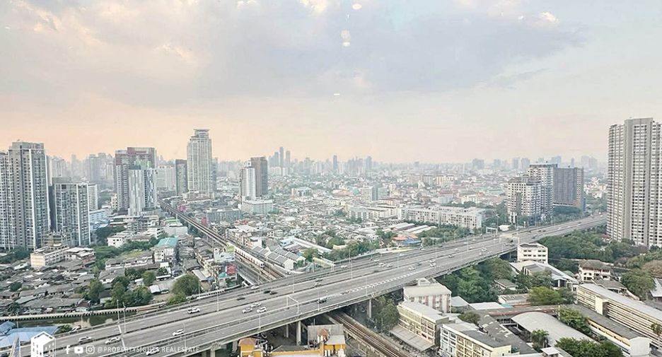 Condo en alquiler de 1 habitaciones en Khlong Toei, Bangkok