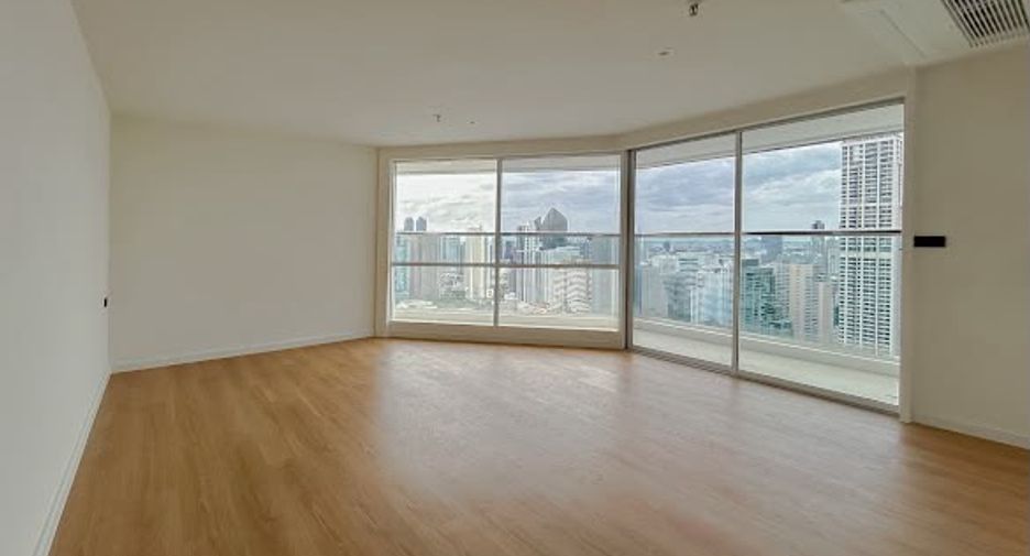Condo en venta de 4 habitaciones en Watthana, Bangkok