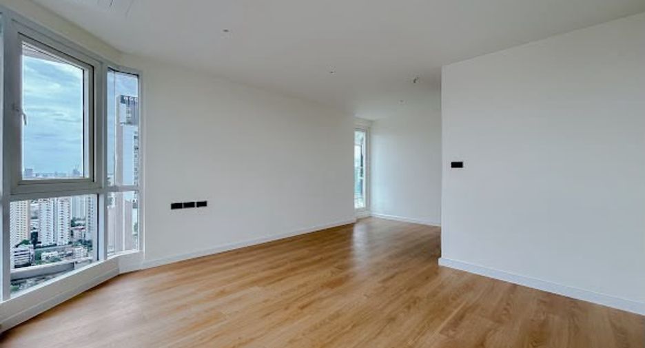 Condo en venta de 4 habitaciones en Watthana, Bangkok