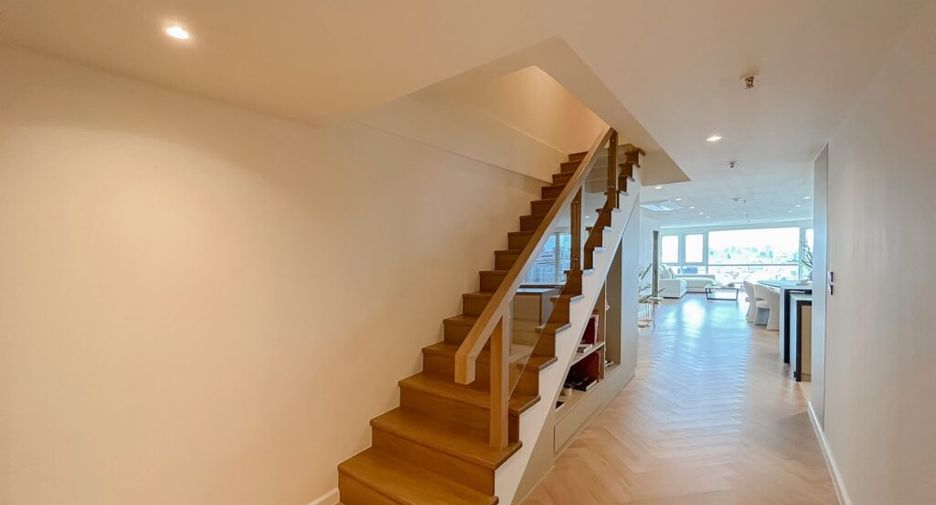 Condo en venta de 4 habitaciones en Watthana, Bangkok