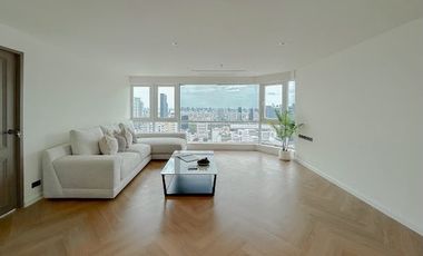 Condo en venta de 4 habitaciones en Watthana, Bangkok