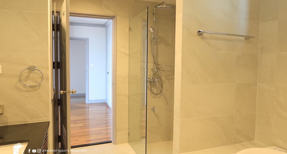 Wohnung zur Miete mit 4 Zimmer in Khlong Toei, Bangkok