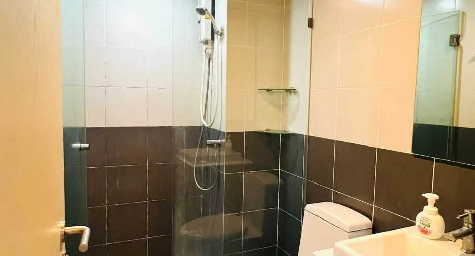 À vendre et à louer 2 chambres condo à Bangkok Noi, Bangkok