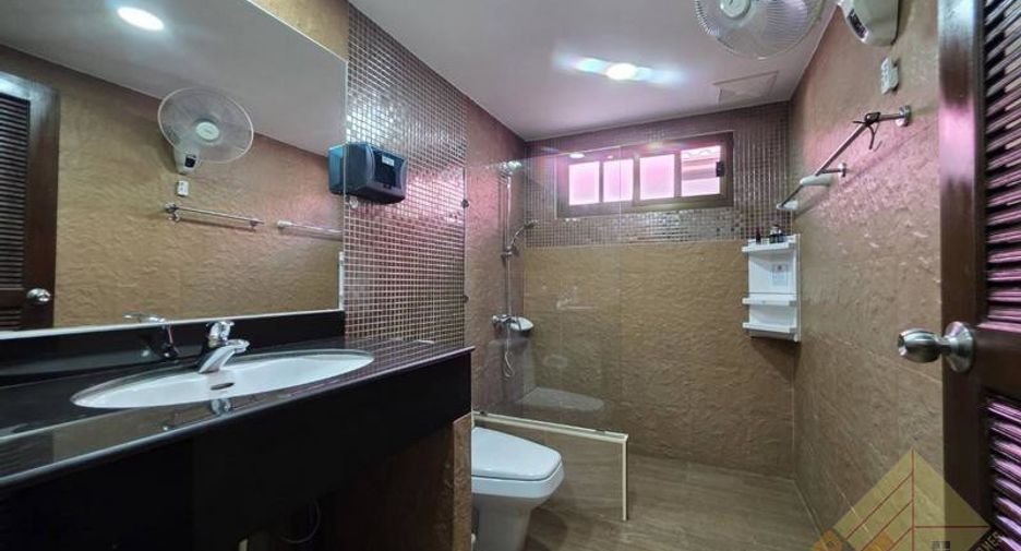 For rent and for sale 4 bedrooms house in Huay Yai, Pattaya