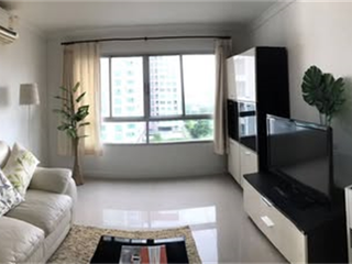À louer 2 chambres condo à Huai Khwang, Bangkok