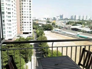 À louer 2 chambres condo à Huai Khwang, Bangkok