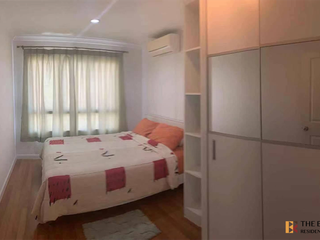 À louer 2 chambres condo à Huai Khwang, Bangkok