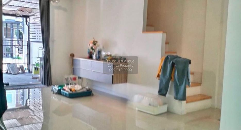 For sale 3 bedrooms townhouse in Khlong Sam Wa, Bangkok