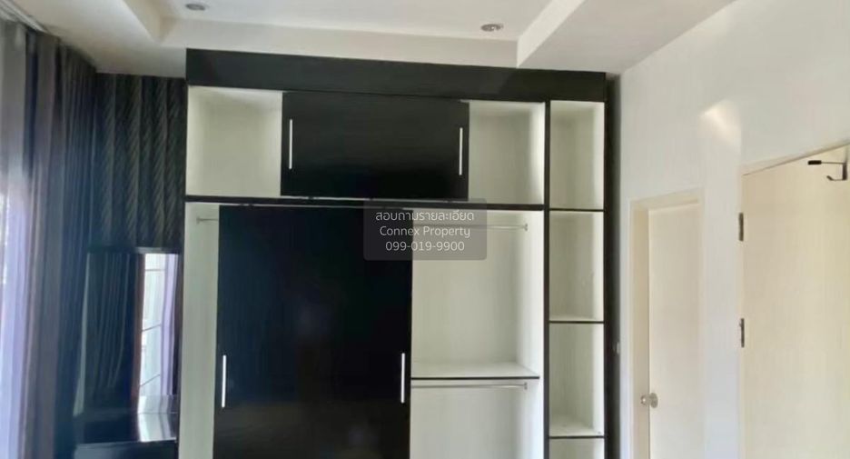 For sale 3 bedrooms townhouse in Khlong Sam Wa, Bangkok