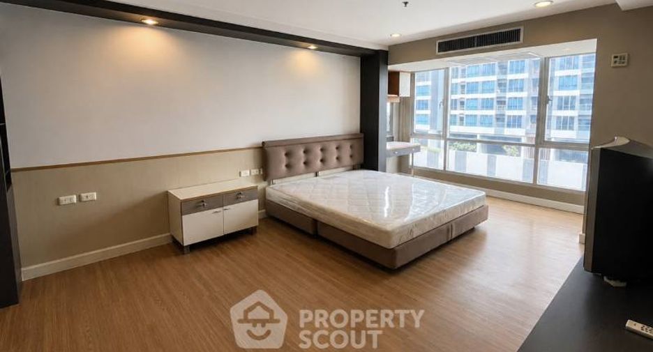For sale 2 bedrooms condo in Khlong Toei, Bangkok