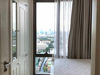 À vendre 2 chambres condo à Yan Nawa, Bangkok