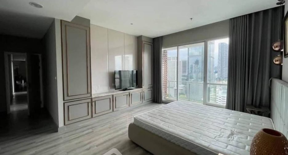 À louer 3 chambres condo à Sathon, Bangkok