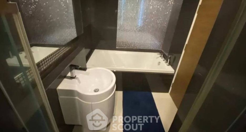 For rent 1 bed condo in Phra Khanong, Bangkok