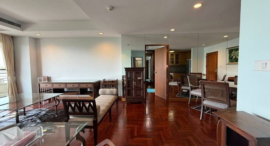 For rent 2 bedrooms condo in Yan Nawa, Bangkok