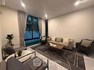 Casa en alquiler de 5 habitaciones en Bang Khen, Bangkok
