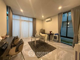 Casa en alquiler de 5 habitaciones en Bang Khen, Bangkok