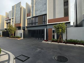 出租 3 卧室 独立屋 在 Bang Kapi, 曼谷
