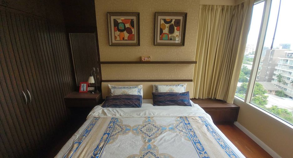 For rent 2 bedrooms condo in Watthana, Bangkok