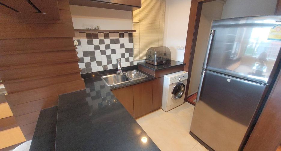 For rent 2 bedrooms condo in Watthana, Bangkok
