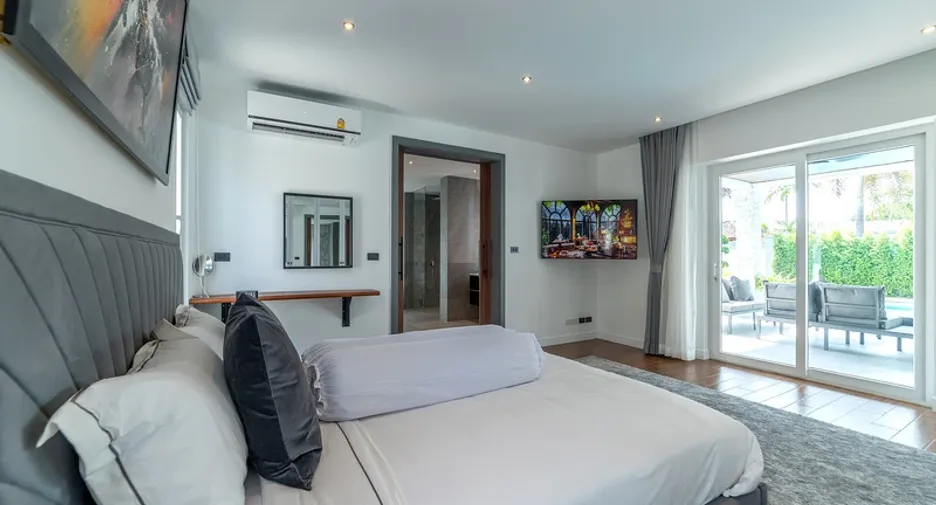 For rent 6 bedrooms villa in Bang Lamung, Chonburi