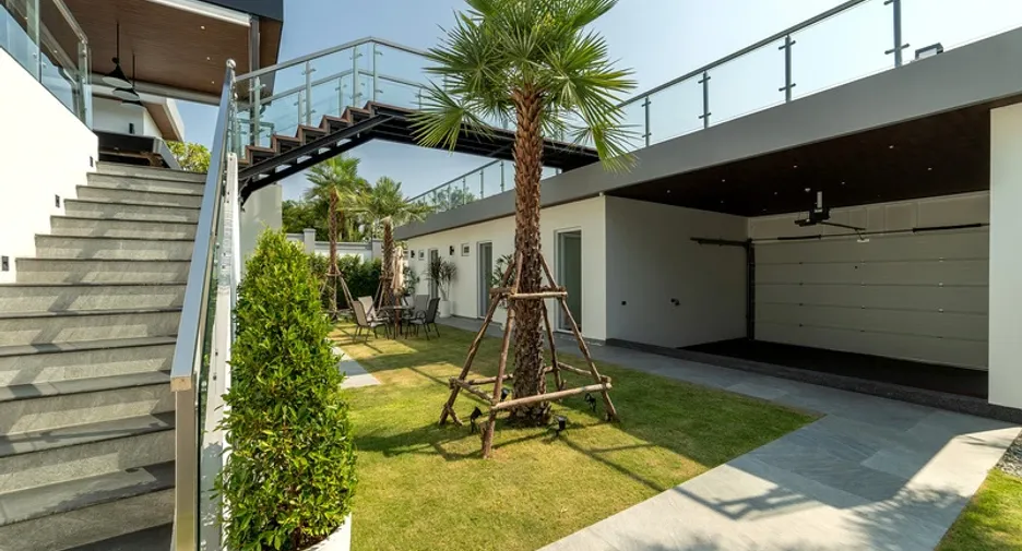 For rent 6 bedrooms villa in Bang Lamung, Chonburi