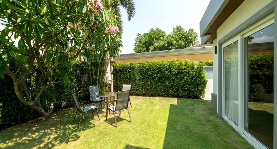 For rent 6 bedrooms villa in Bang Lamung, Chonburi