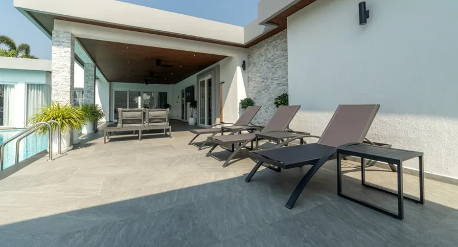 For rent 6 bedrooms villa in Bang Lamung, Chonburi