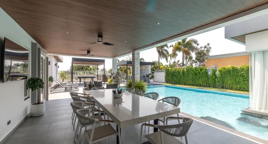 For rent 6 bedrooms villa in Bang Lamung, Chonburi