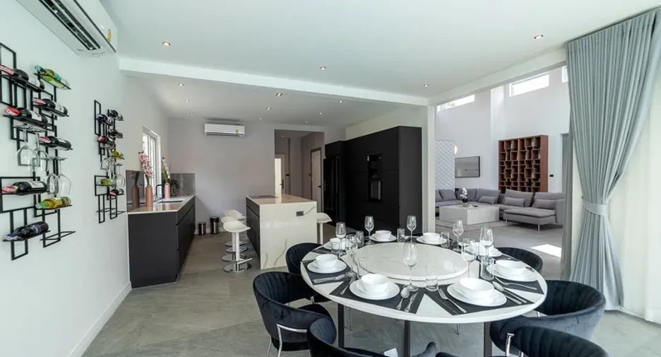 For rent 6 bedrooms villa in Bang Lamung, Chonburi