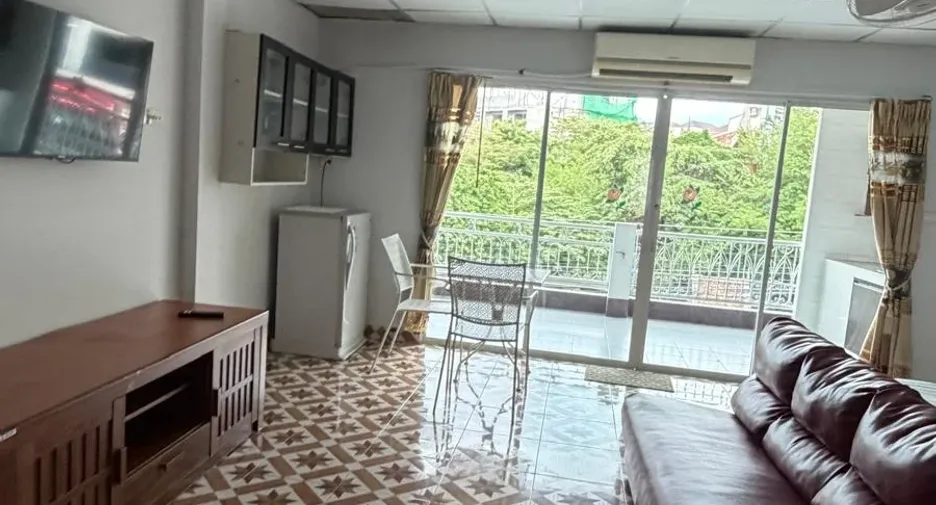 For rent 12 bedrooms retail Space in Bang Lamung, Chonburi
