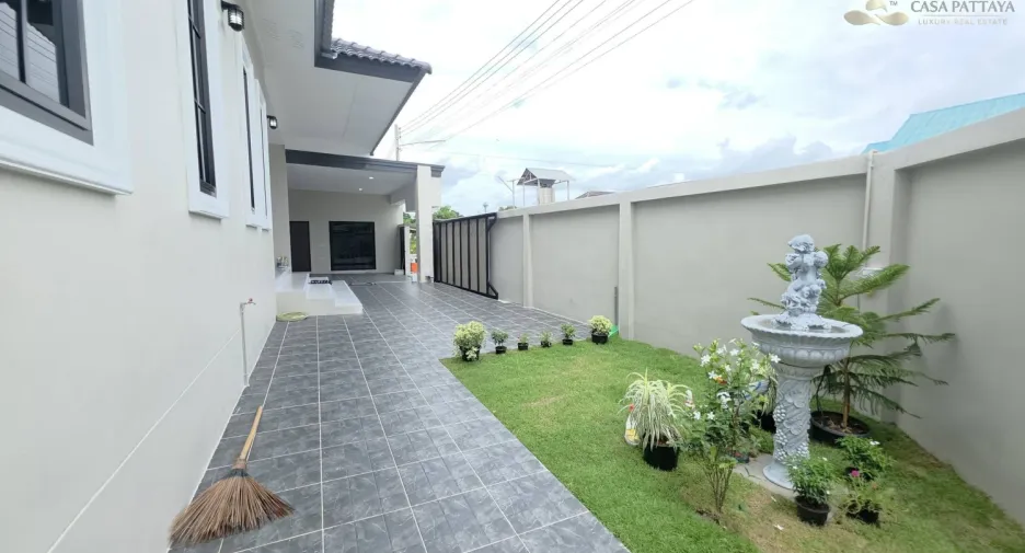 For sale 3 bedrooms house in Bang Saray, Pattaya
