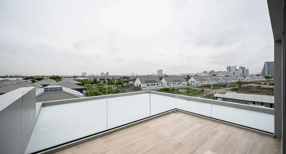 Casa en venta de 4 habitaciones en Bang Kapi, Bangkok