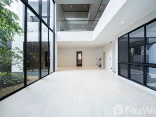 Casa en venta de 4 habitaciones en Bang Kapi, Bangkok