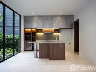 Casa en venta de 4 habitaciones en Bang Kapi, Bangkok