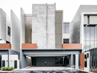 Casa en venta de 4 habitaciones en Bang Kapi, Bangkok