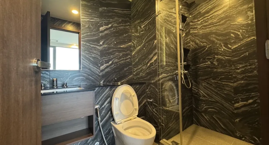 For rent 2 bedrooms condo in Bang Na, Bangkok
