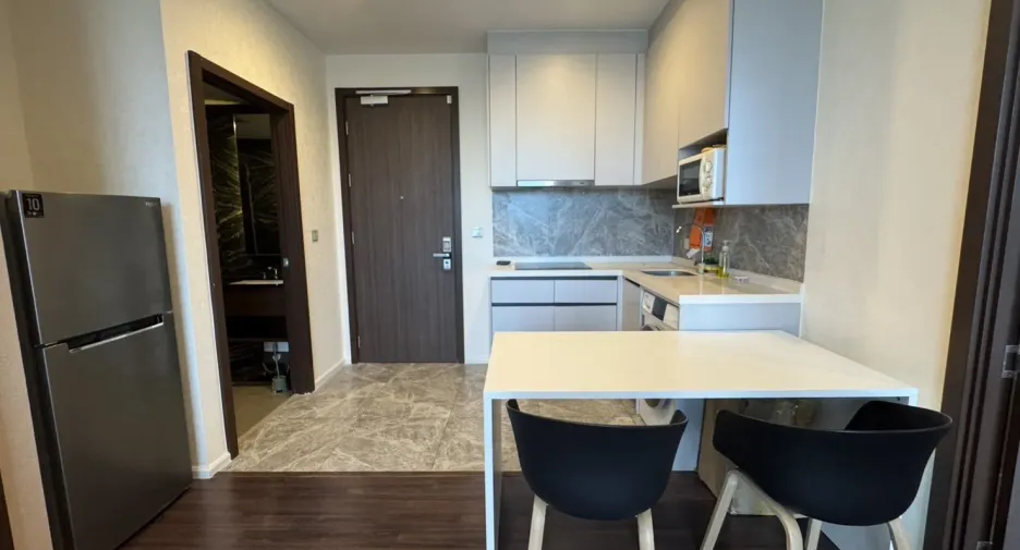 For rent 2 bedrooms condo in Bang Na, Bangkok