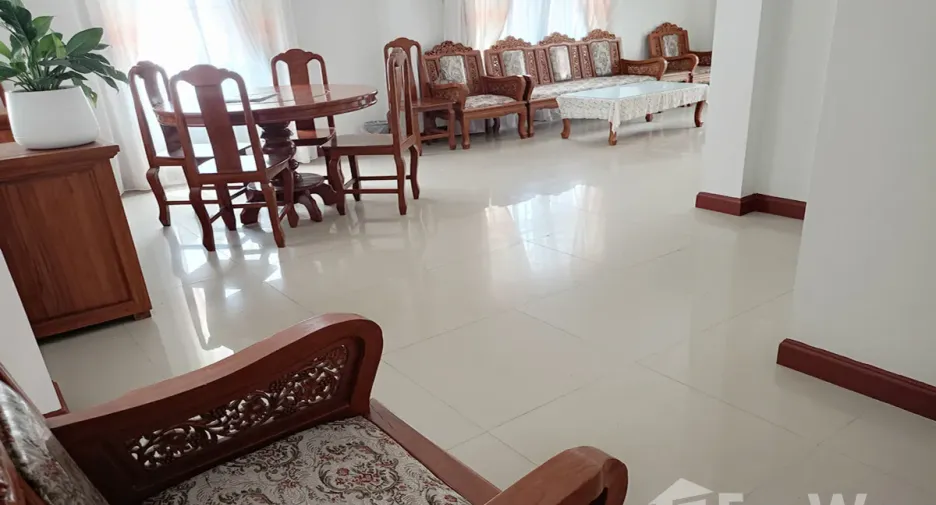 For rent 3 bedrooms villa in Saraphi, Chiang Mai
