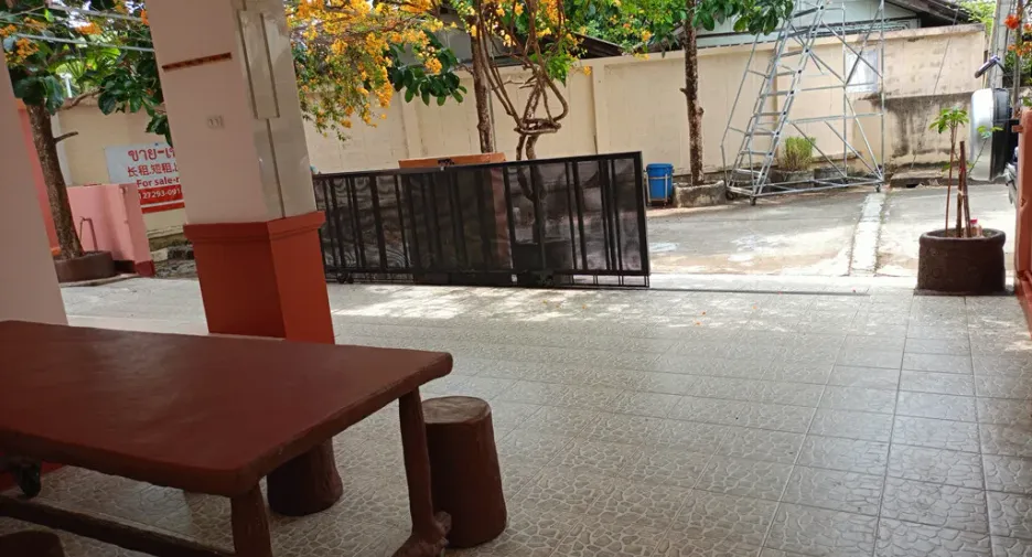 For rent 3 bedrooms villa in Saraphi, Chiang Mai